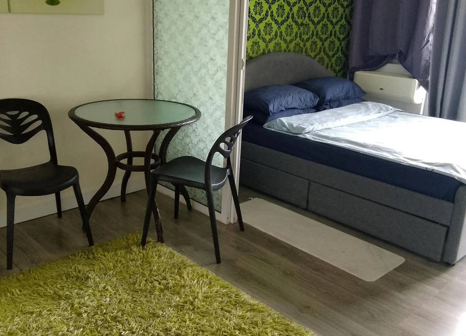 1Bedroom With Balcony Manila Apartment